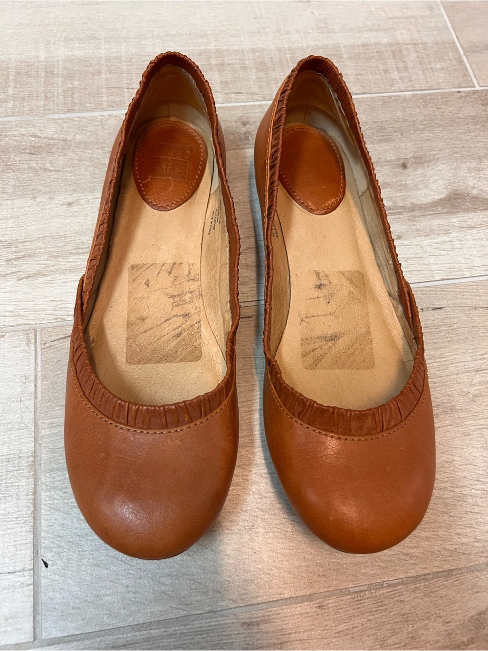 Frye Women's Brown Leather Molly Flat
